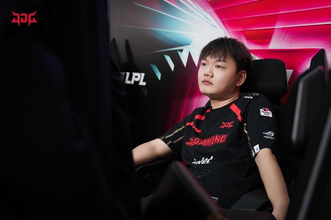 但由于球迷 但由于球迷