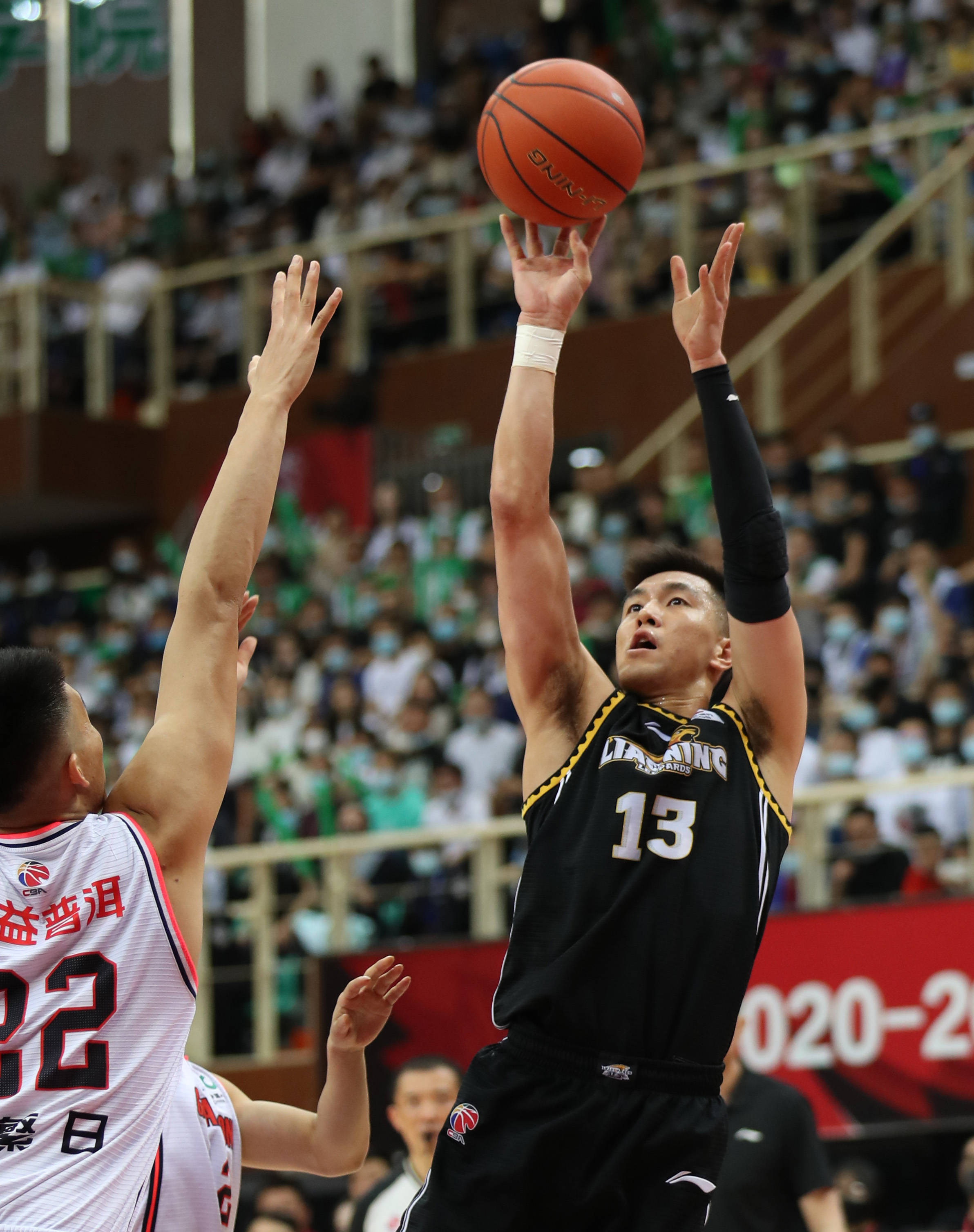 充满竞争与 充满竞争与